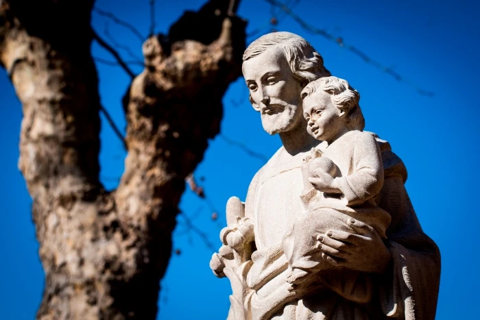 Tra le braccia del padre