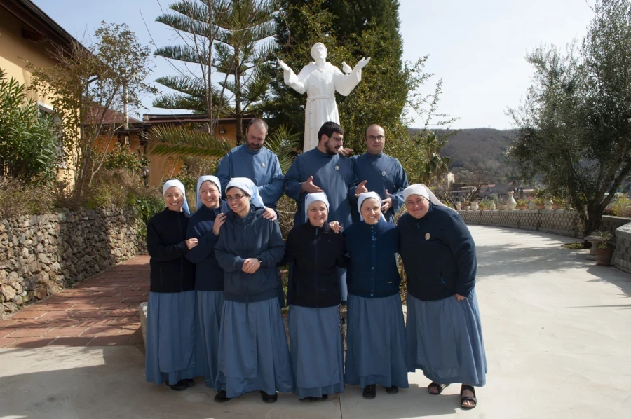 alcuni fratelli e sorelle