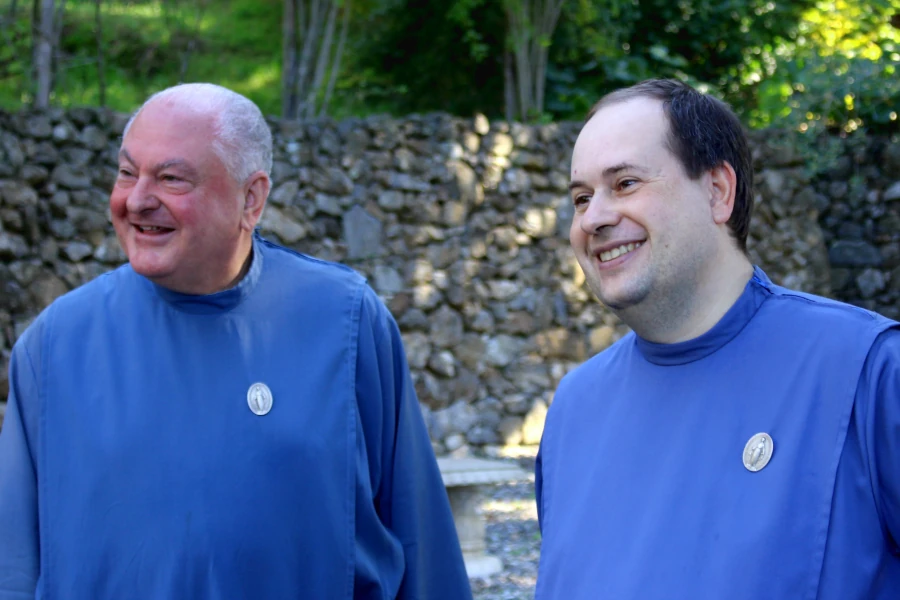 alcuni fratelli